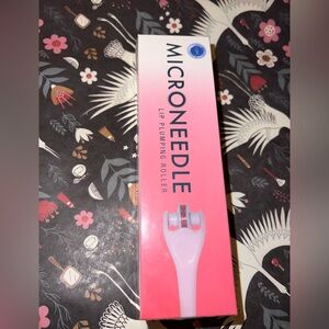 Ora Microneedle Lip Plumping Roller